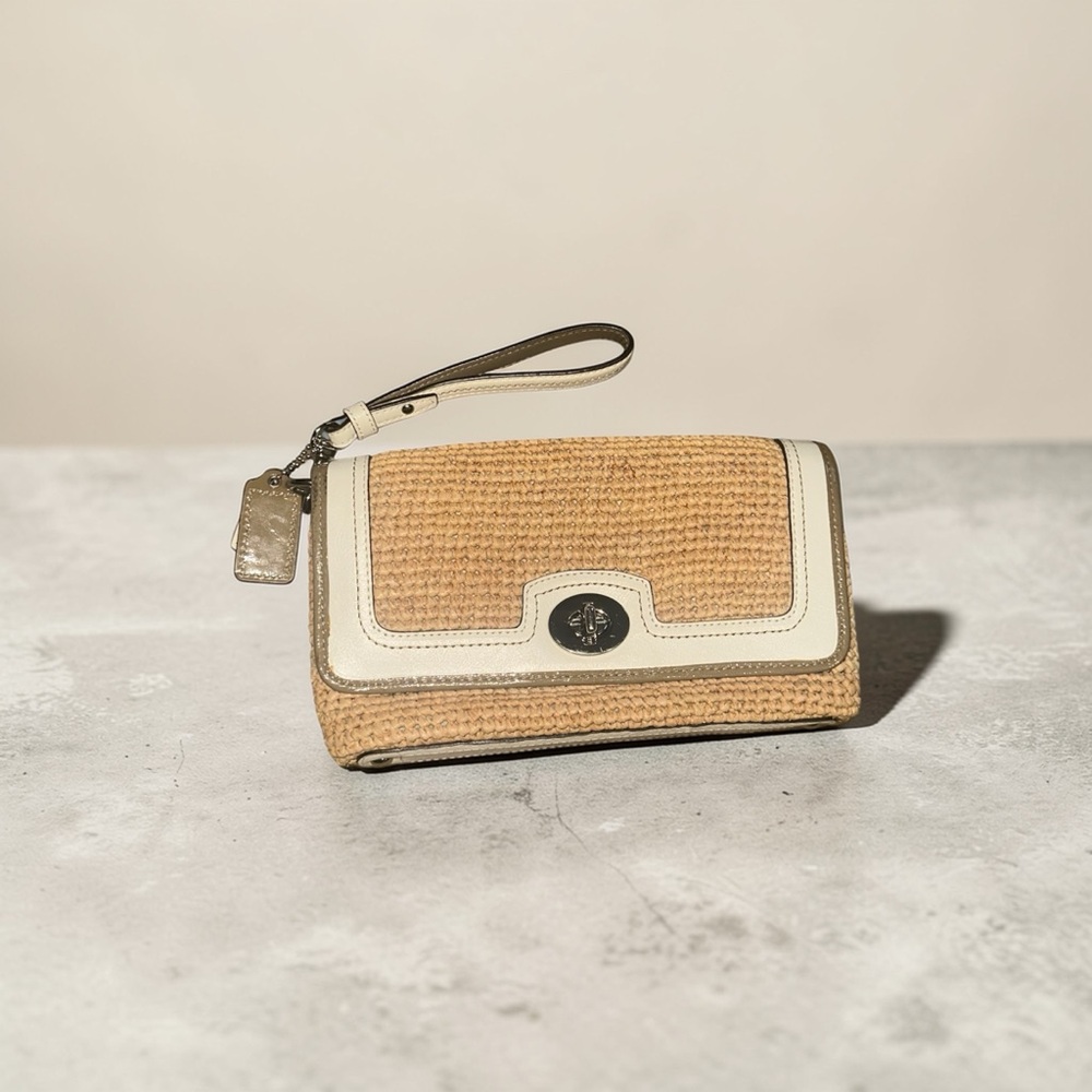 Coach Summertime Hampton Straw Rafia & White Leather Turn Lock Clutch Wristlet